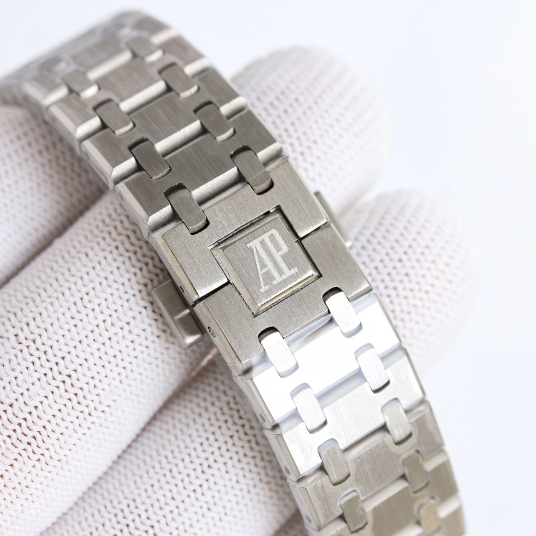 Audemars Piguet Royal Oak 26574ST Series R68 Men's Watch!