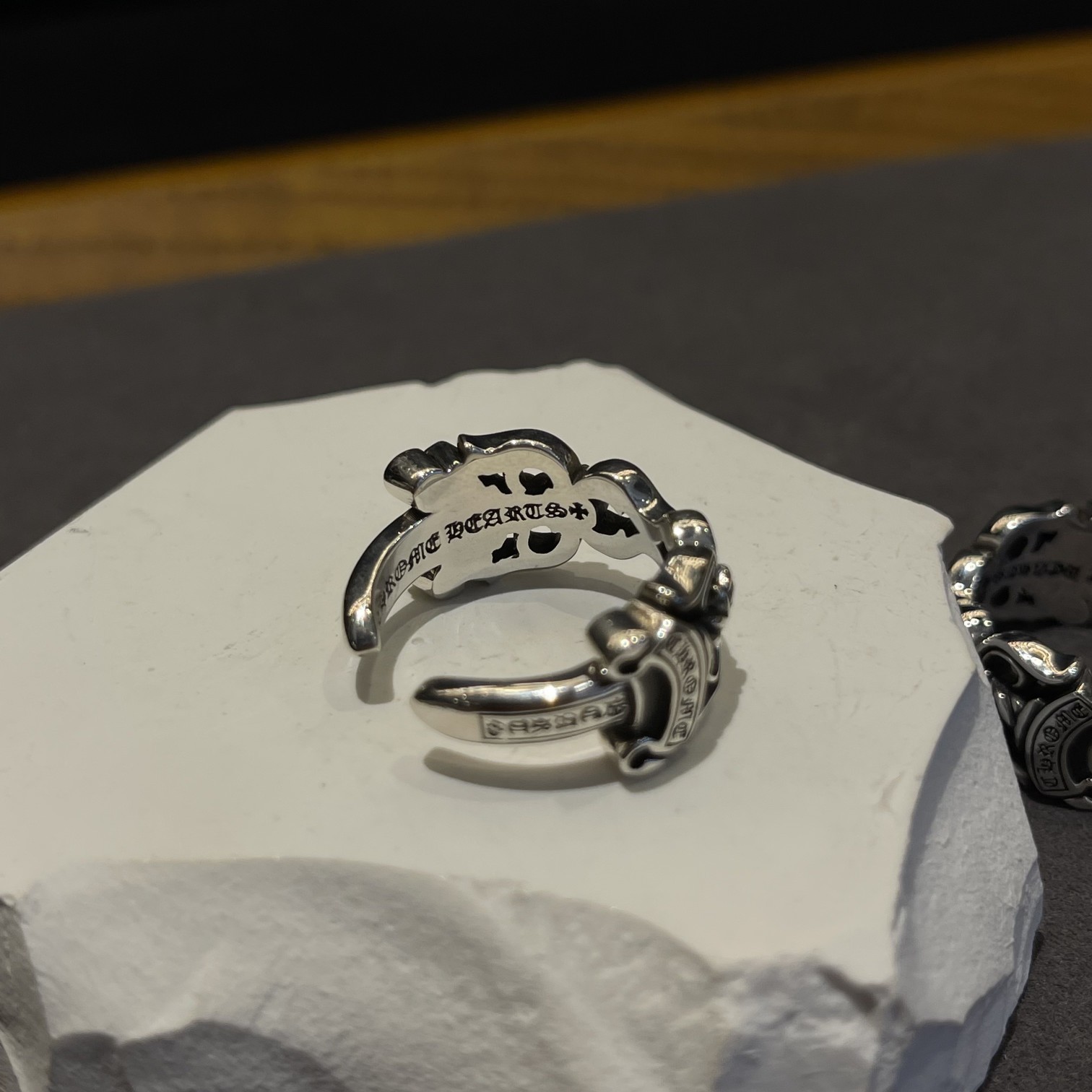 Chloe (ring)
