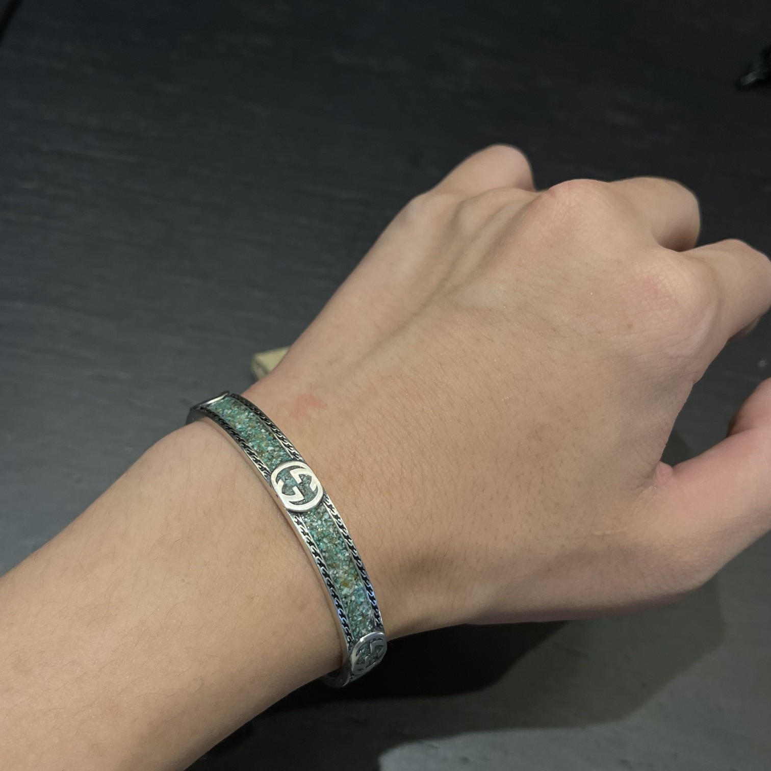 Gucci turquoise bracelet with a circle design