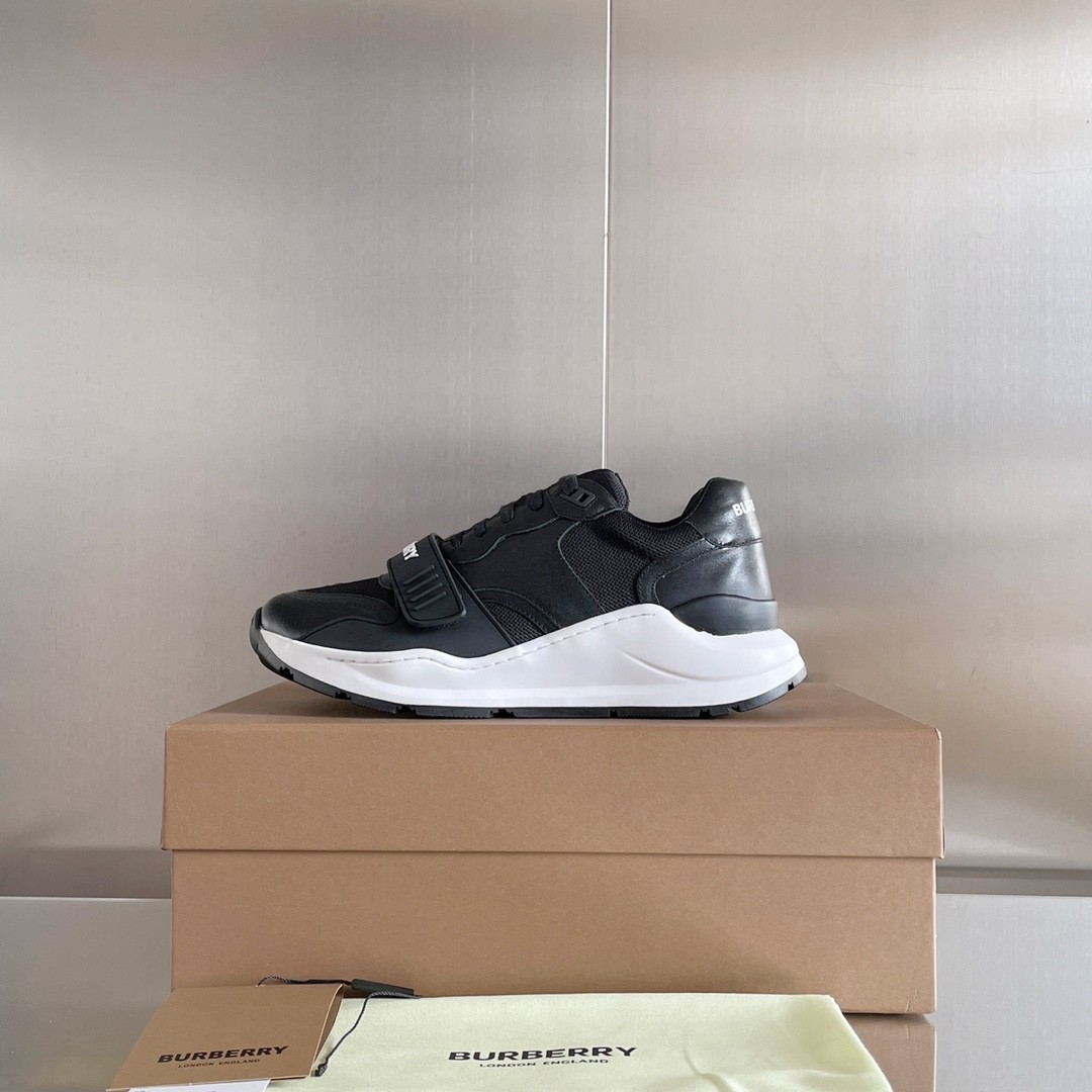 Burberry sneakers