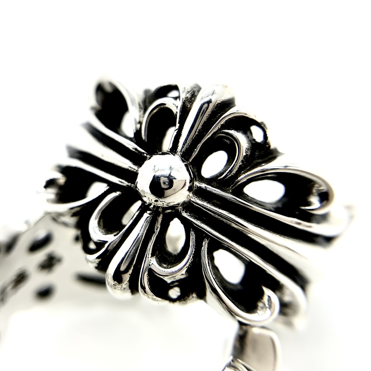 Chloe (ring)