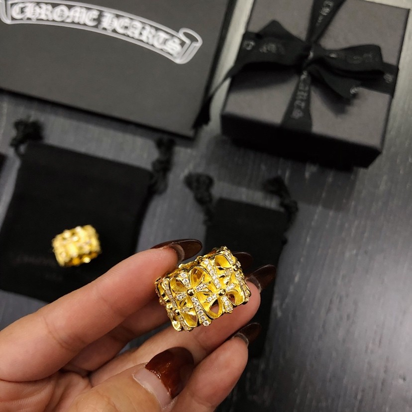 Chloe (ring)