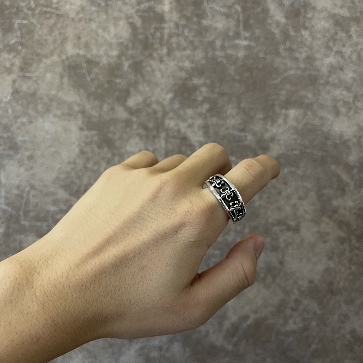 Chloe (ring)
