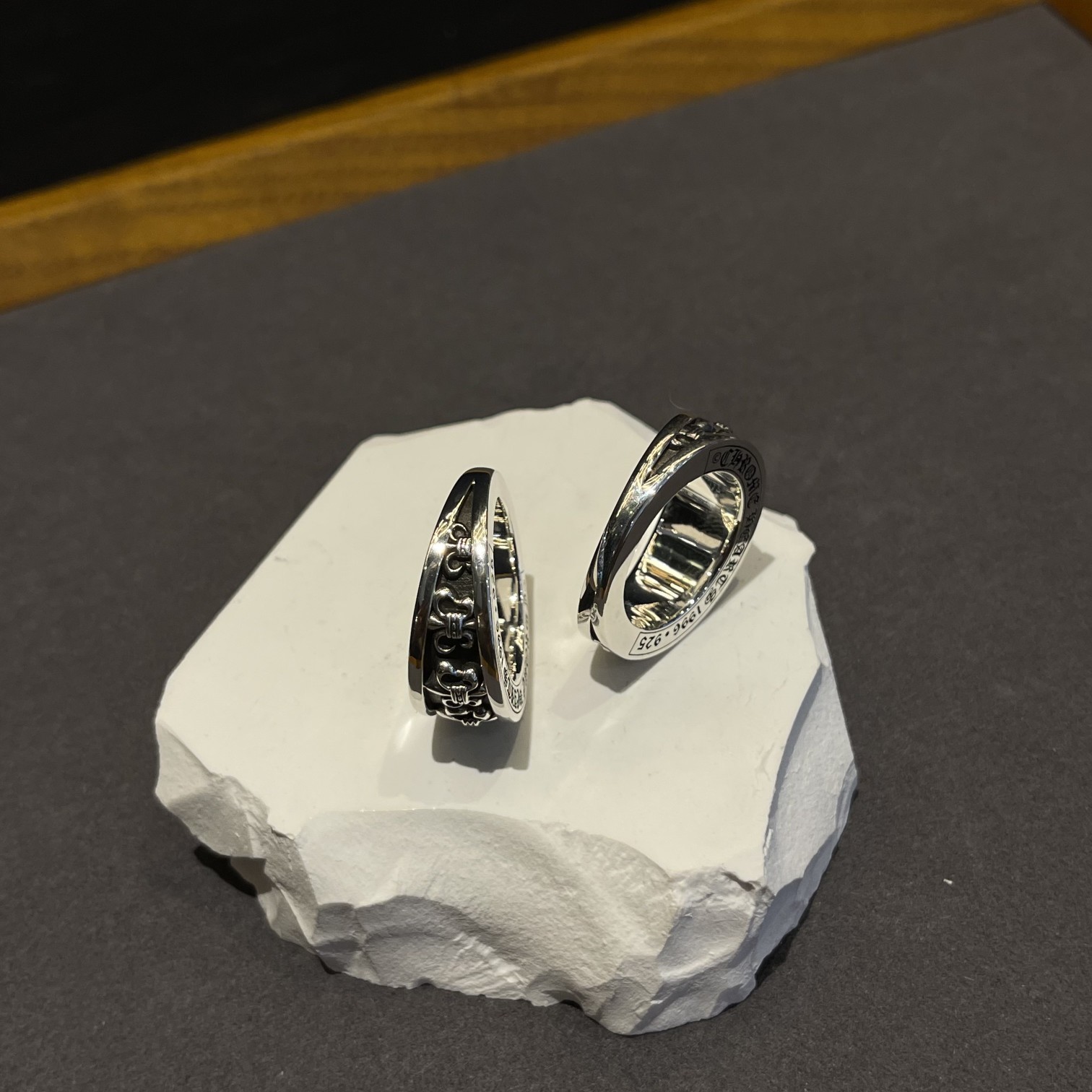 Chloe (ring)
