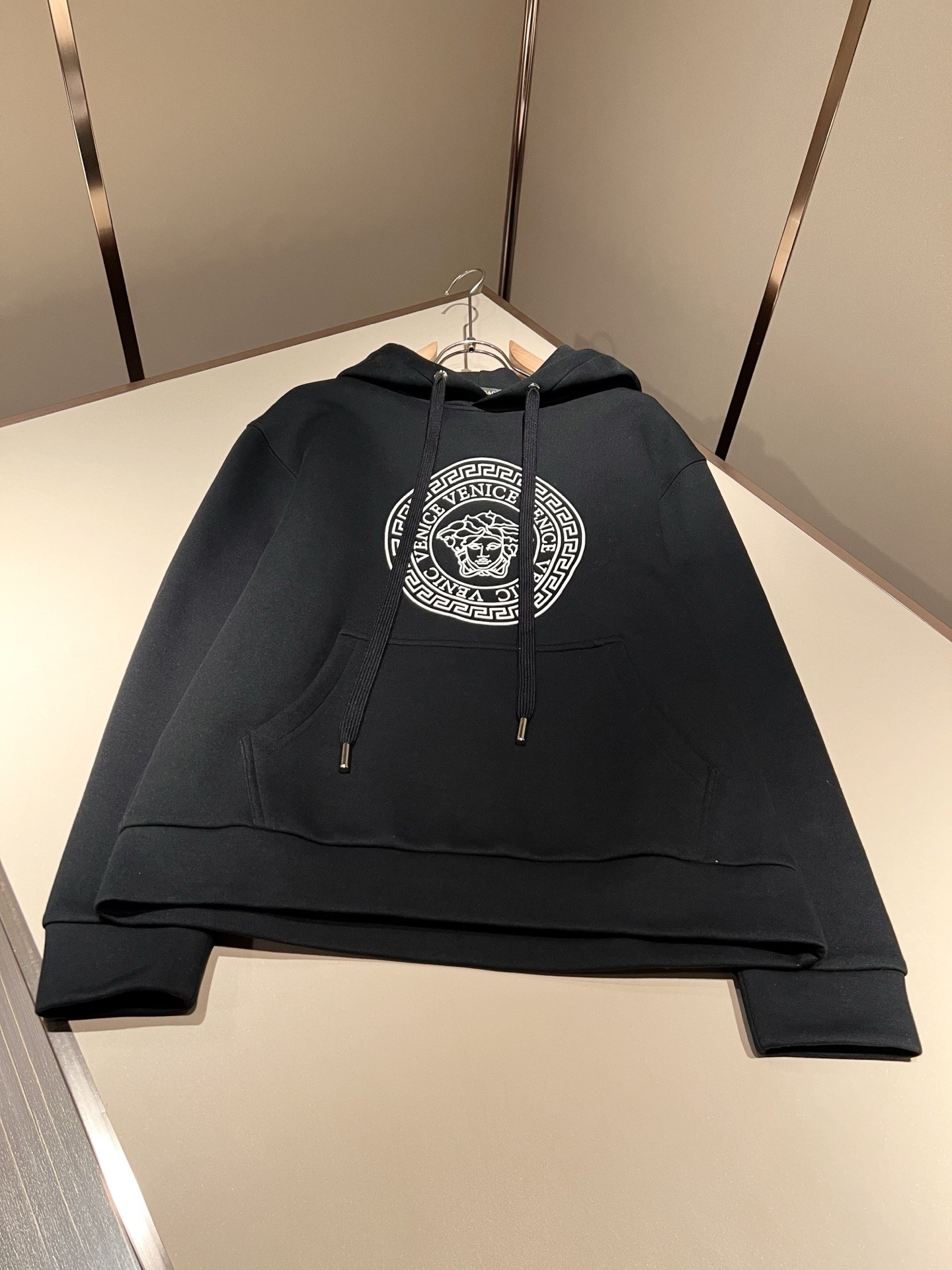VERS*CE/Fan*Zhe 2025 Autumn/Winter New Arrival Original Long-Sleeved Hooded Sweatshirt