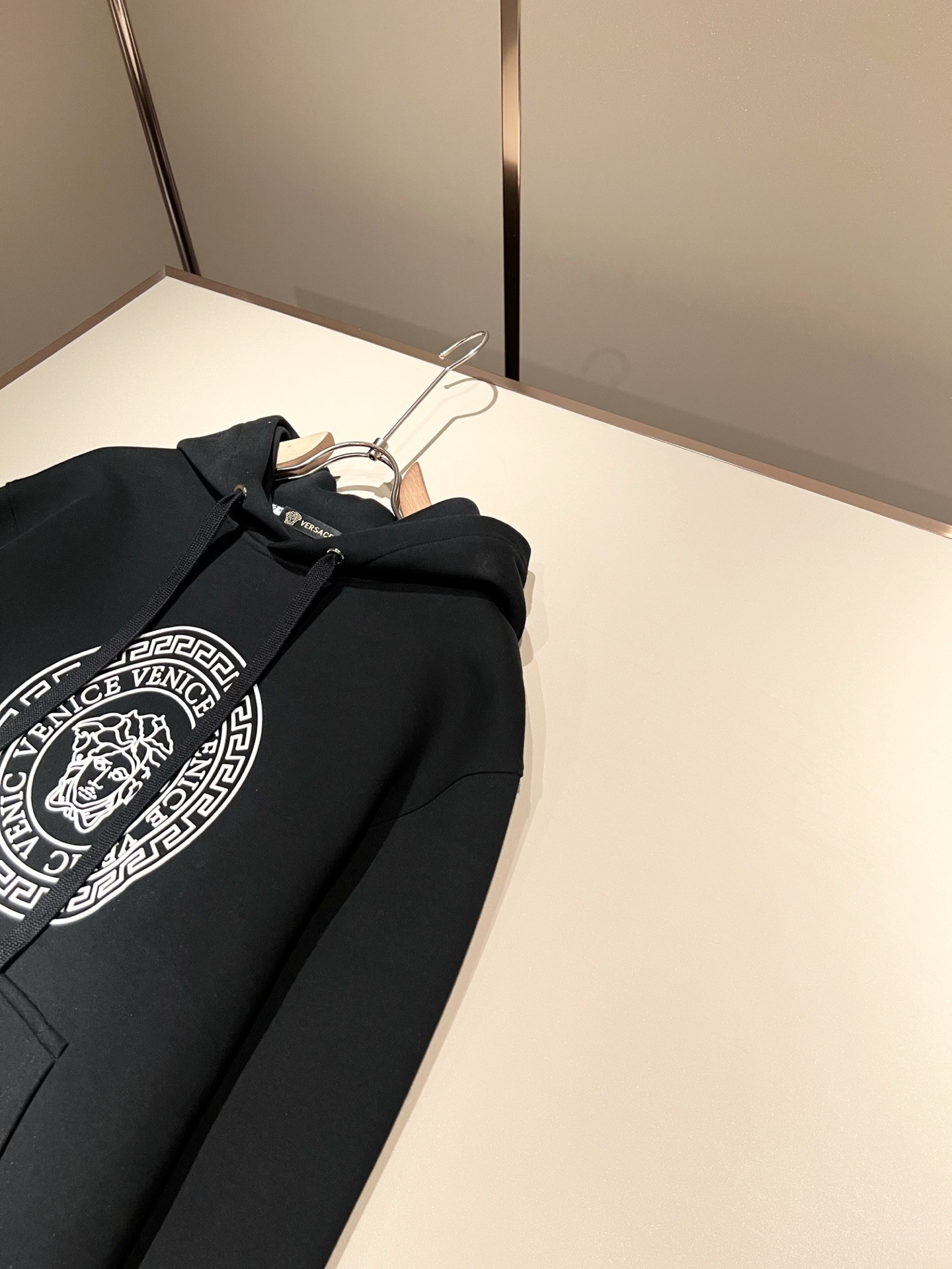 VERS*CE/Fan*Zhe 2025 Autumn/Winter New Arrival Original Long-Sleeved Hooded Sweatshirt